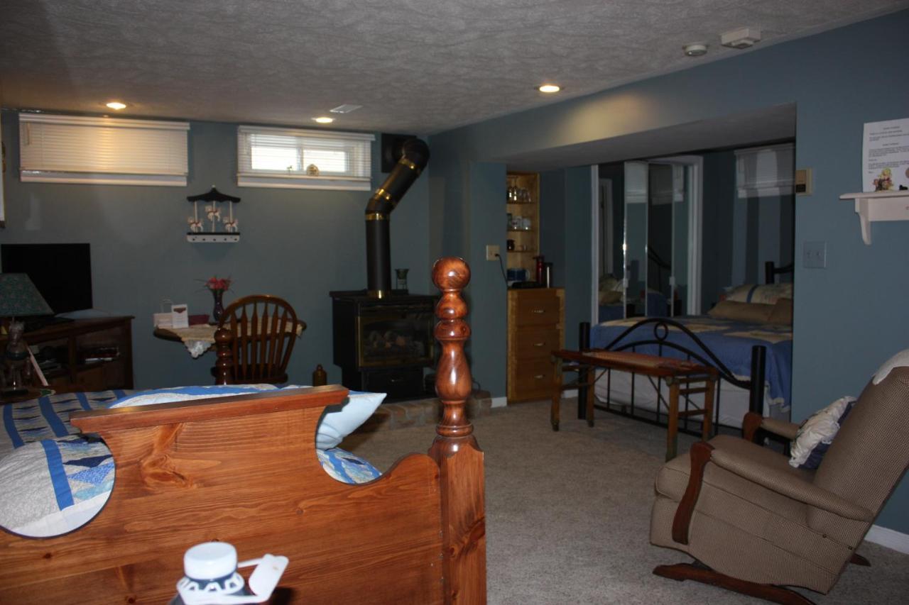 Carrousel Bed & Breakfast Cayuga Bilik gambar