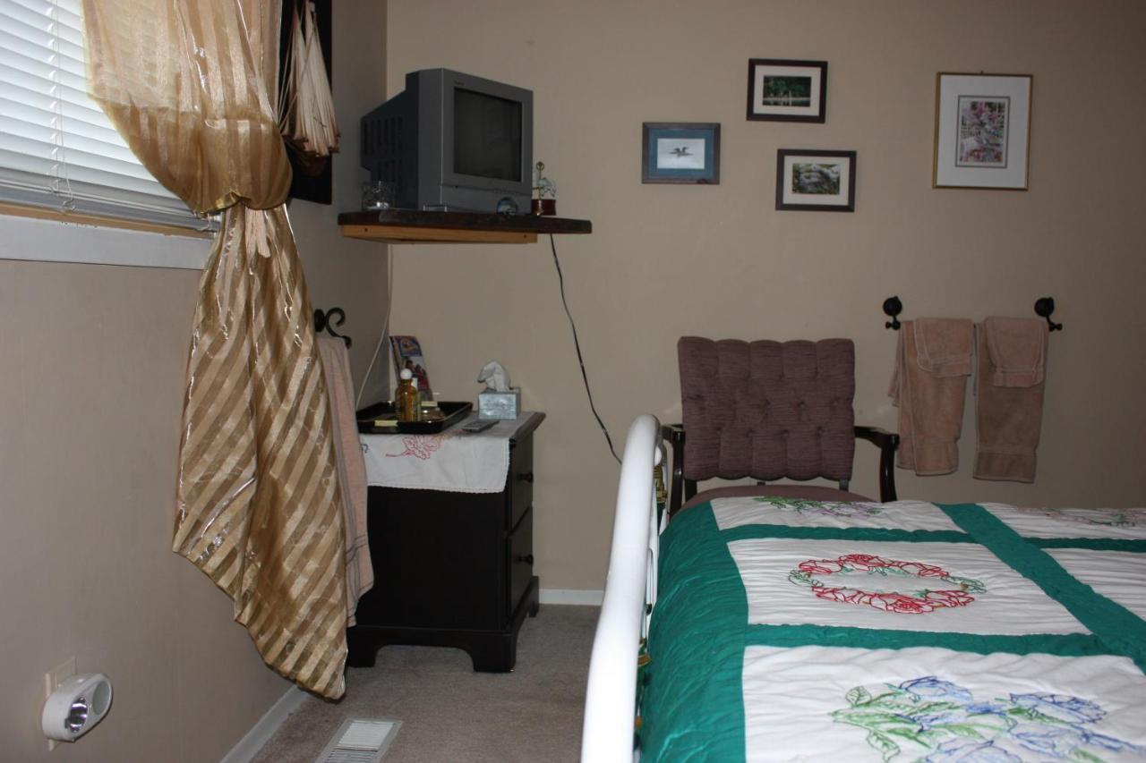 Carrousel Bed & Breakfast Cayuga Bilik gambar