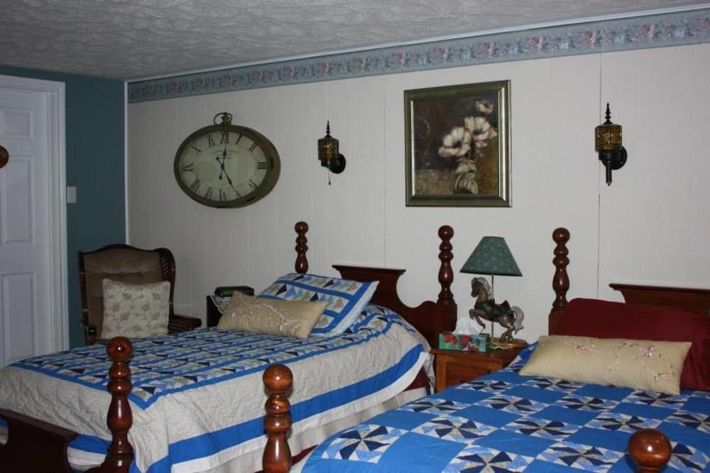 Carrousel Bed & Breakfast Cayuga Luaran gambar