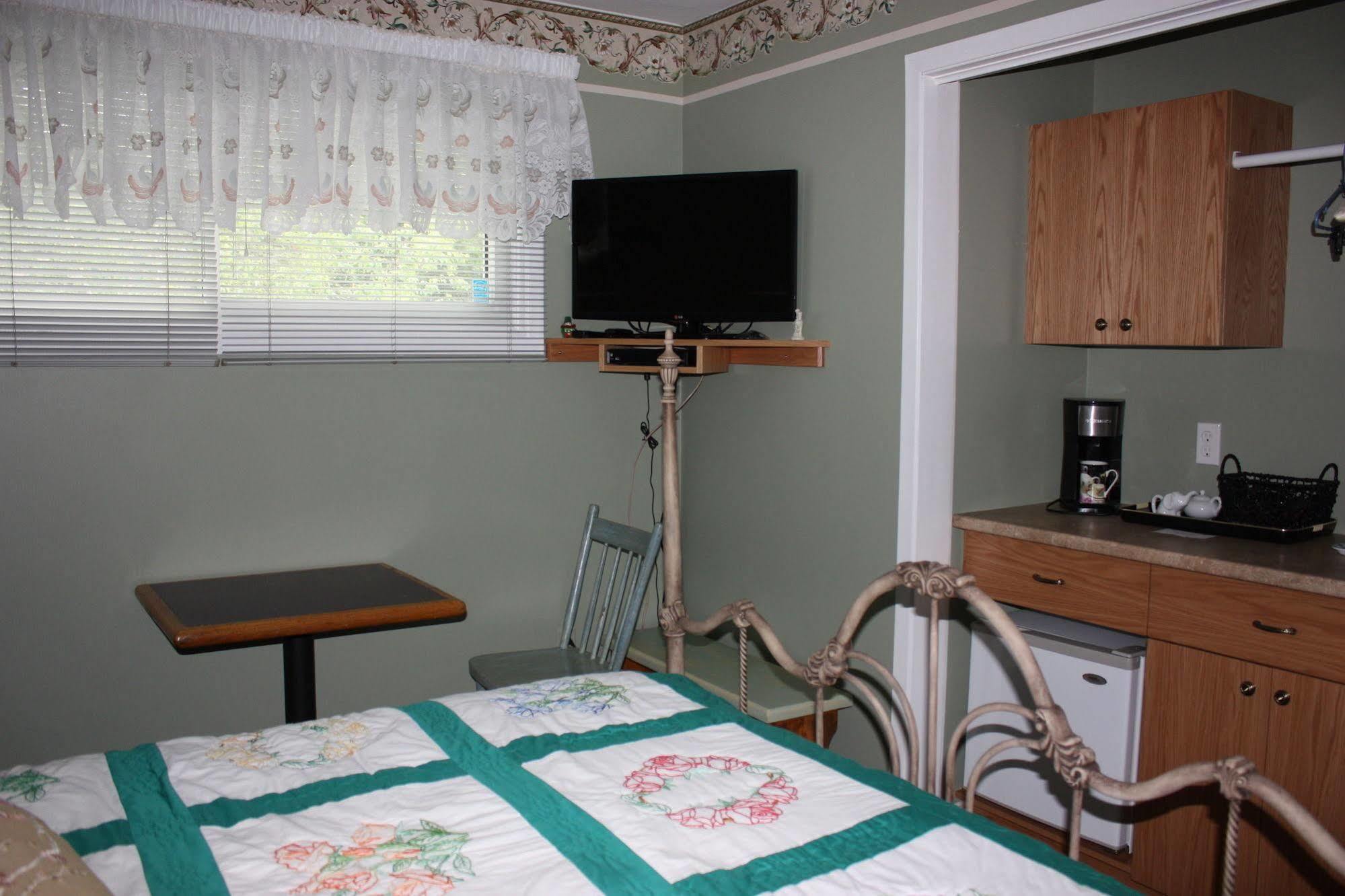 Carrousel Bed & Breakfast Cayuga Luaran gambar