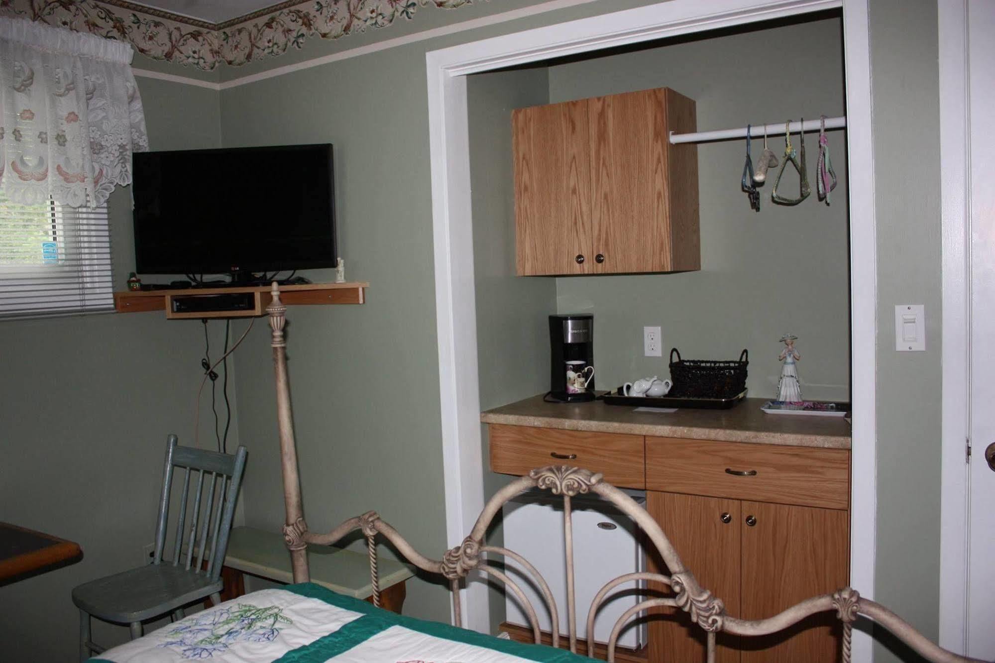 Carrousel Bed & Breakfast Cayuga Luaran gambar